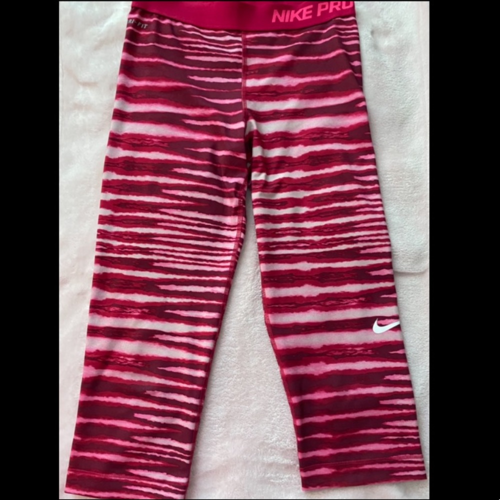 Nike pro cropped leggings